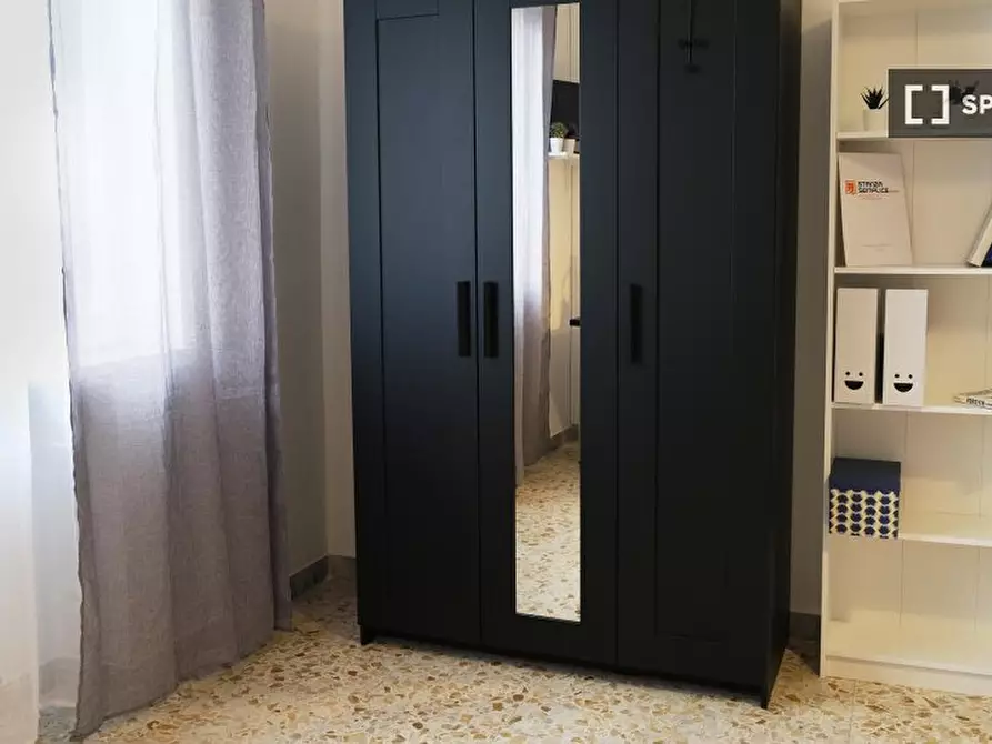 Immagine 4 di Camera condivisa in affitto  in Via Terracina n. fab. A - sc. H int. 27 a Napoli