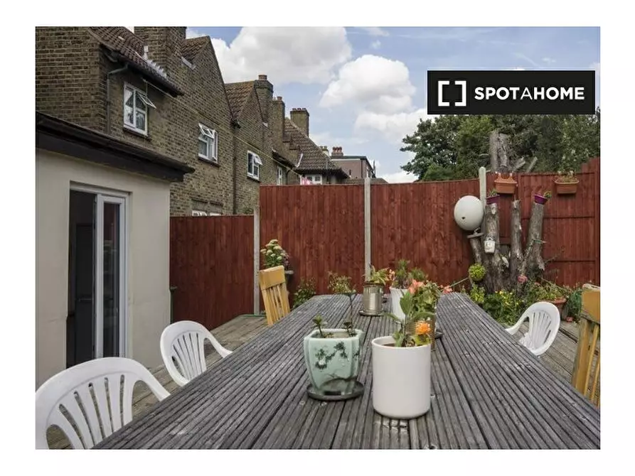 Immagine 7 di Camera condivisa in affitto  in Froissart Rd a Eltham