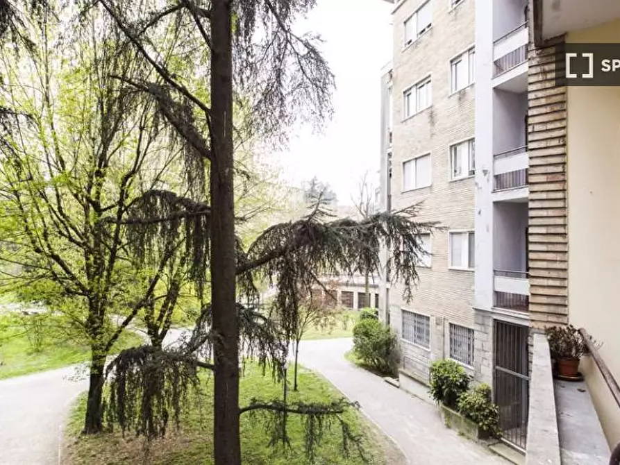 Immagine 15 di Camera condivisa in affitto  in Via Moncalvo a Milano