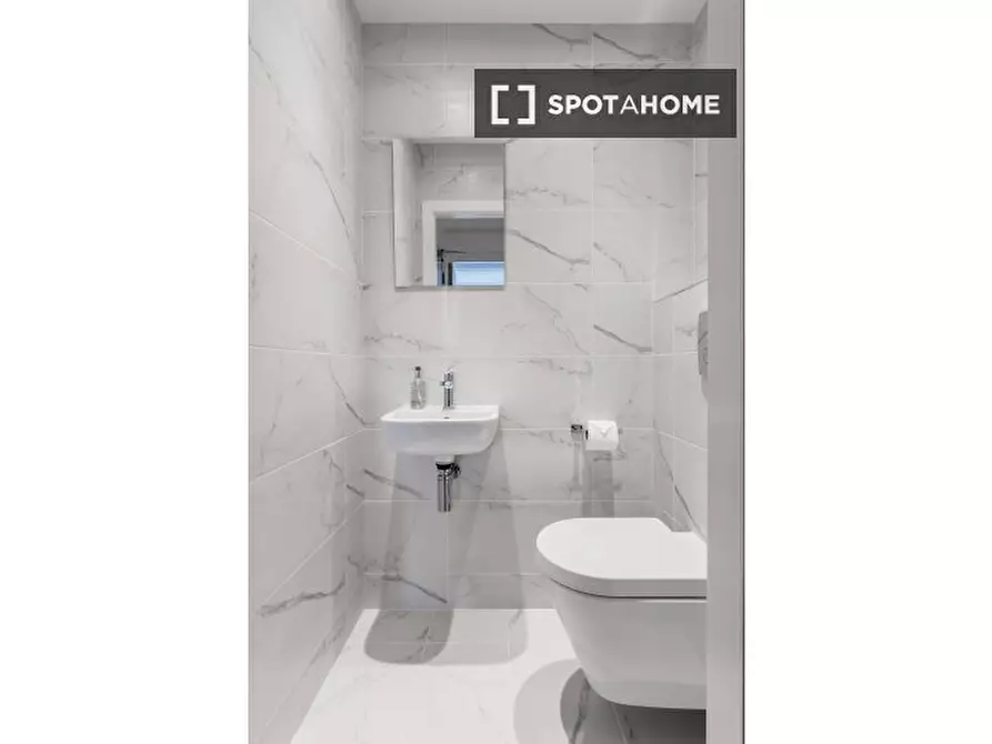 Immagine 16 di Appartamento in affitto  in Bell House, 17-19 Nevern Pl, Kensington, London SW5 9NR, UK a Kensington