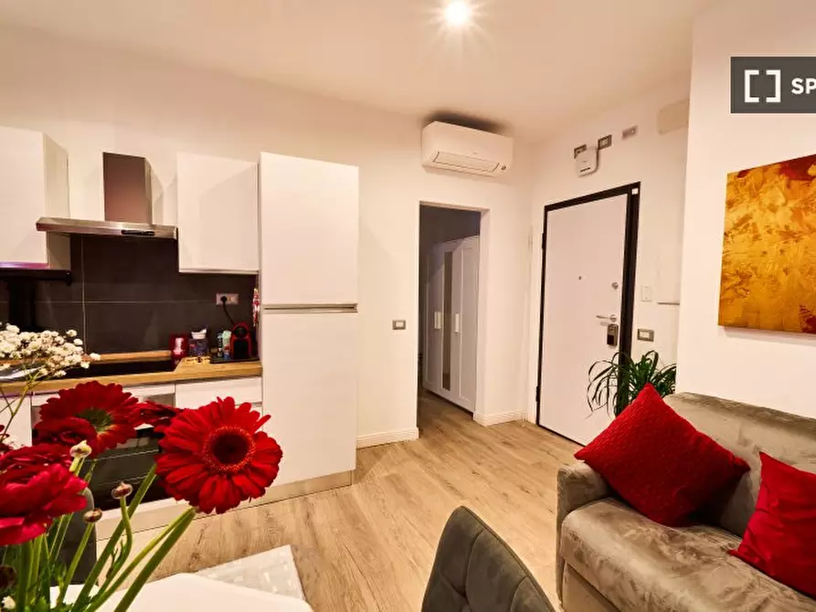 Immagine 1 di Appartamento in affitto  in Via Francesco de Sanctis a Roma