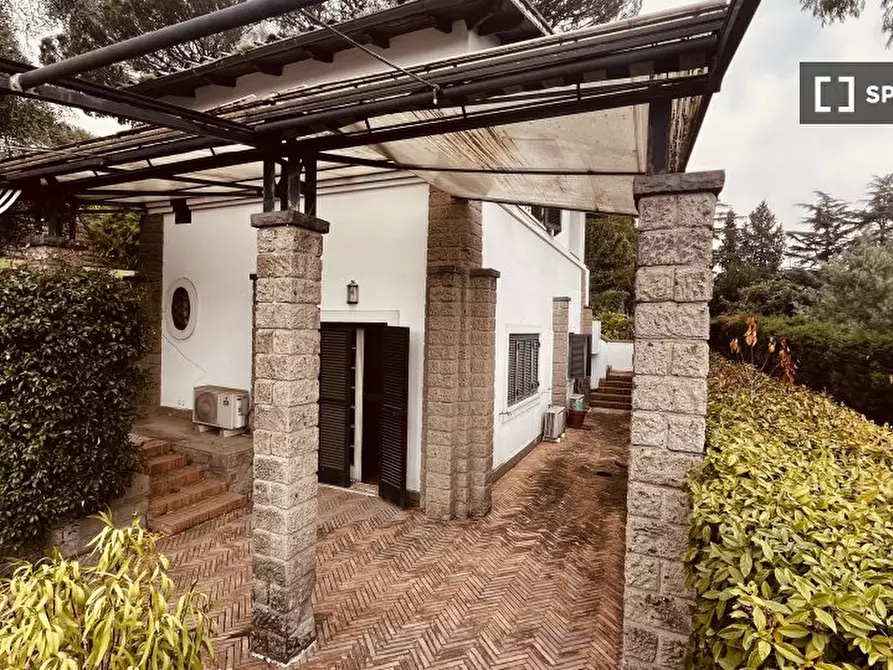 Immagine 14 di Camera condivisa in affitto  in Via della Camilluccia a Roma