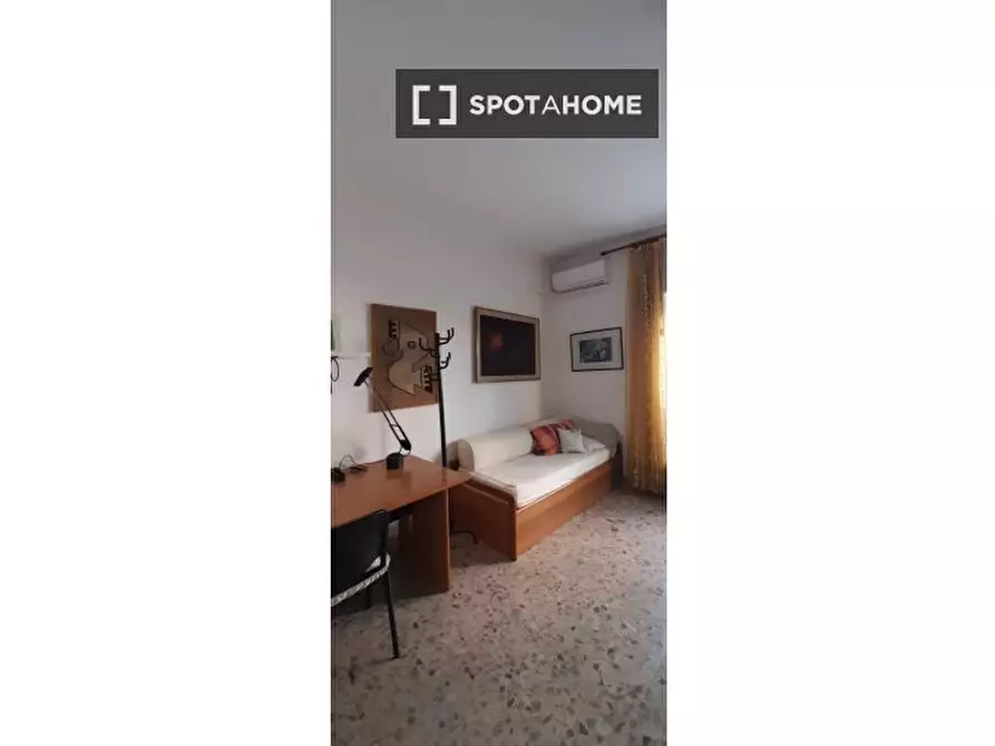 Immagine 5 di Camera condivisa in affitto  in Via Ulisse Dini, 00146 Roma RM, Italy a Roma