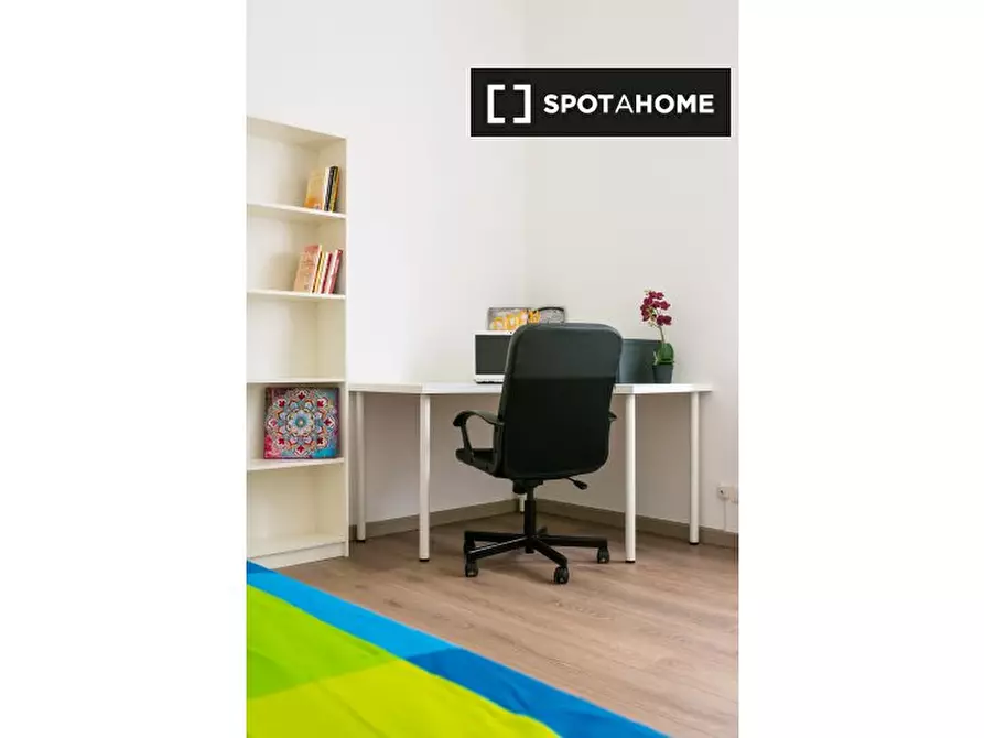 Immagine 3 di Camera condivisa in affitto  in Via S Paolo a Torino