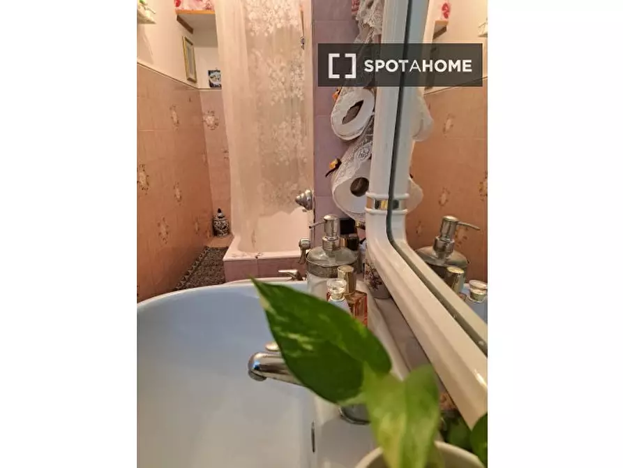 Immagine 13 di Camera condivisa in affitto  in Via Bernardino Verro a Milano