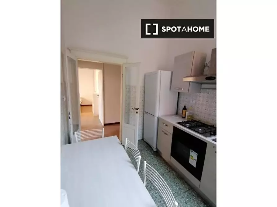 Immagine 10 di Camera condivisa in affitto  in Via S. Vitale a Bologna