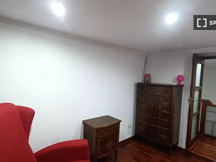 Immagine 11 di Camera condivisa in affitto  in Vico Canalone a Fontana dei Serpi a Napoli