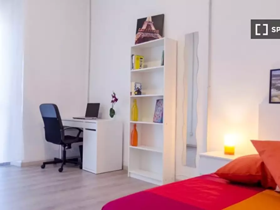 Immagine 2 di Camera condivisa in affitto  in Piazza Tancredi Galimberti a Torino