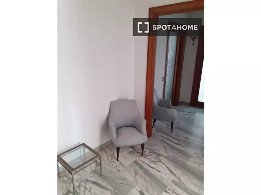 Immagine 13 di Camera condivisa in affitto  in Via Giuseppe Lorenzoni a Roma