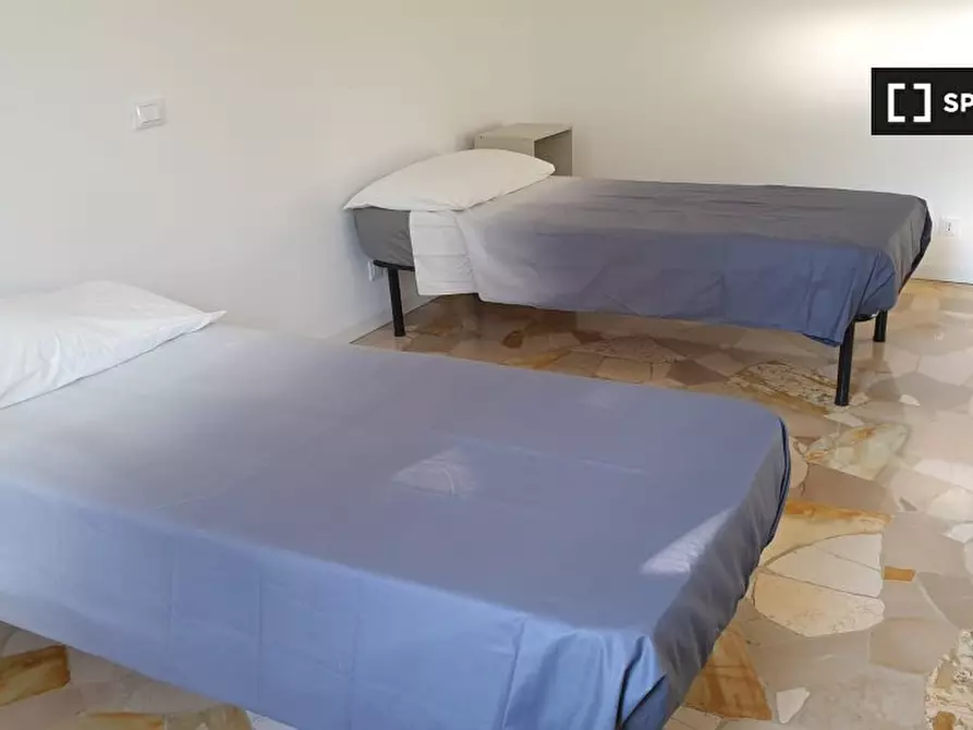 Immagine 2 di Camera condivisa in affitto  in Piazza Simone Bolivar a Milano