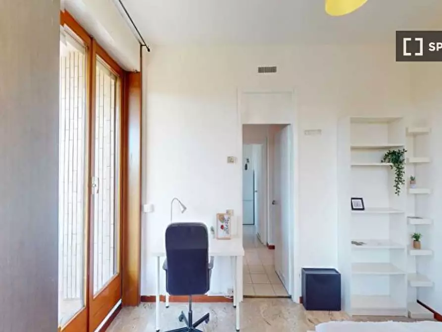 Immagine 2 di Camera condivisa in affitto  in Via Giuseppe Frua a Milano