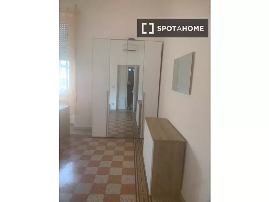 Immagine 5 di Camera condivisa in affitto  in Via Agrigento a Roma