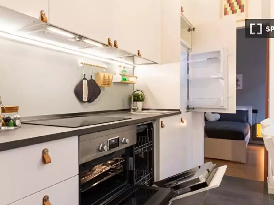 Immagine 12 di Appartamento in affitto  in Via Lario a Milano