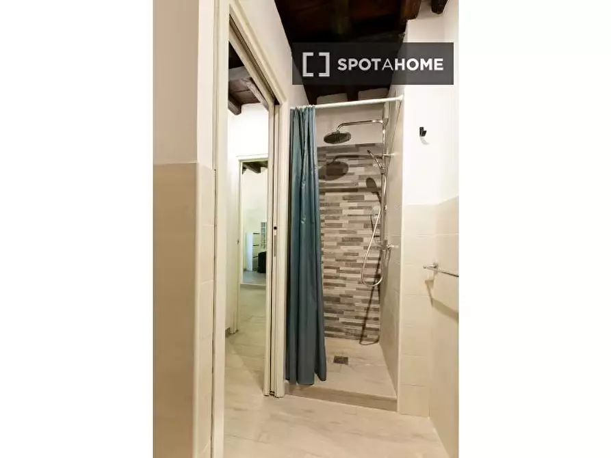 Immagine 10 di Appartamento in affitto  in Vicolo del Bologna a Roma