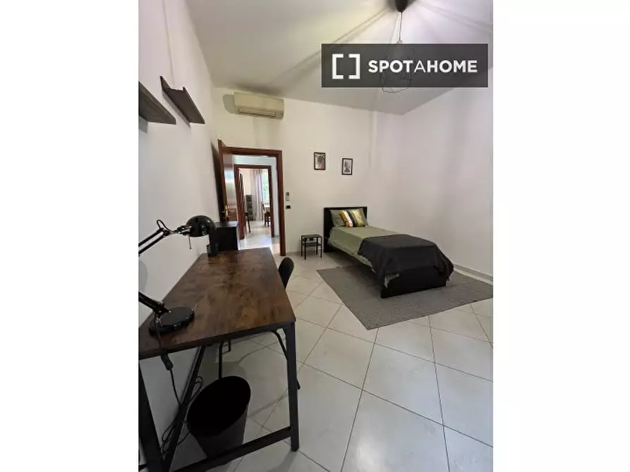 Immagine 2 di Camera condivisa in affitto  in Via Liguria a Bologna