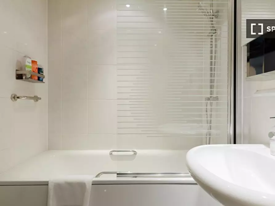 Immagine 13 di Appartamento in affitto  in Saint George Wharf a Lambeth