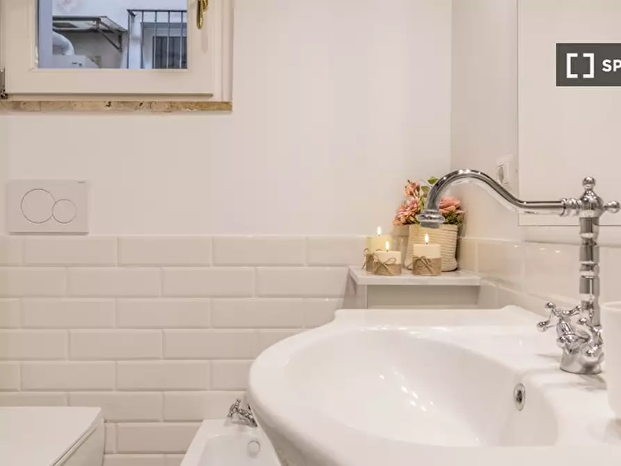 Immagine 3 di Appartamento in affitto  in Via Giulia a Roma