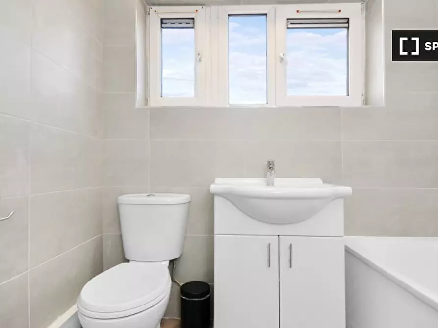 Immagine 6 di Camera condivisa in affitto  in Candy St a Poplar