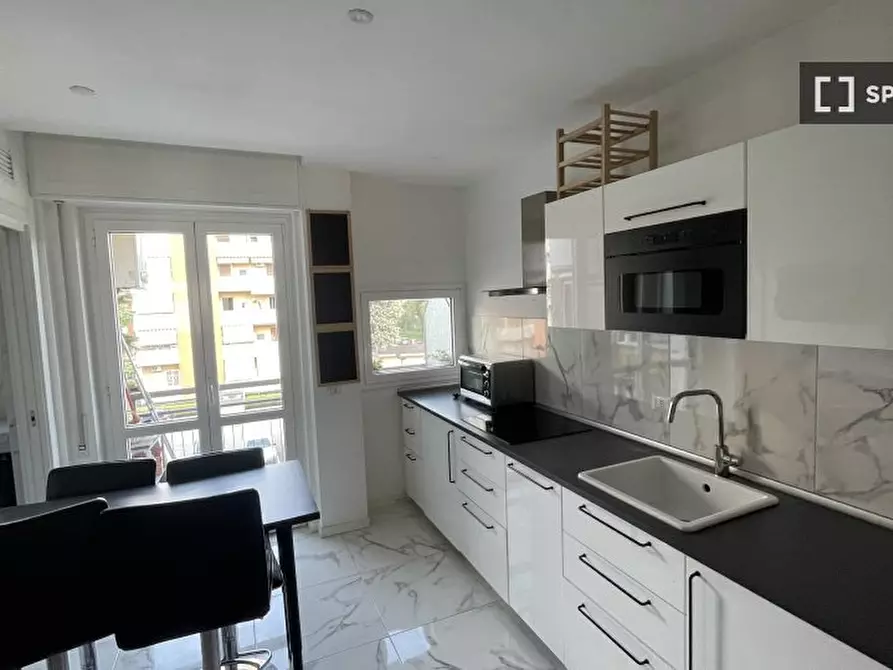 Immagine 8 di Ufficio in affitto  in Via Bari a Milano