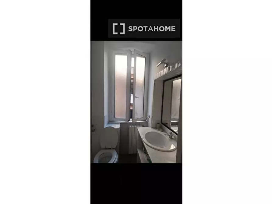 Immagine 4 di Ufficio in affitto  in Via dei Banchi Vecchi a Roma