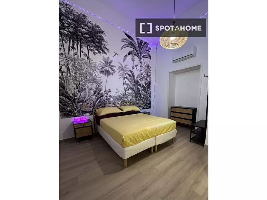 Immagine 1 di Camera condivisa in affitto  in Via Pandolfo Collenuccio a Napoli