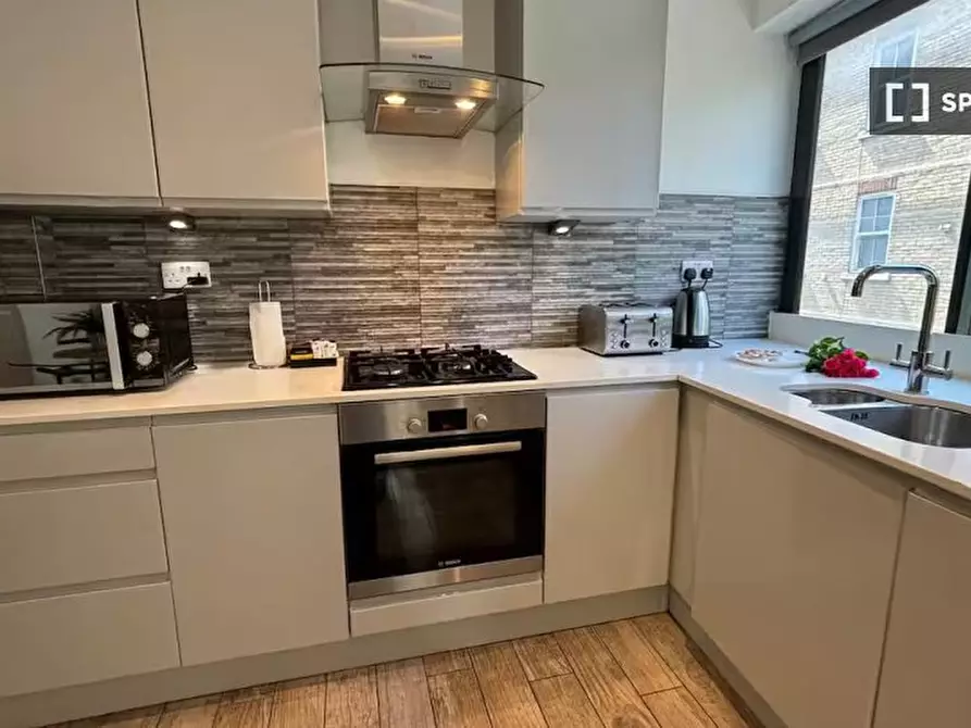Immagine 3 di Appartamento in affitto  in Bromehead St, Whitechapel, London E1 2PQ, UK a Poplar