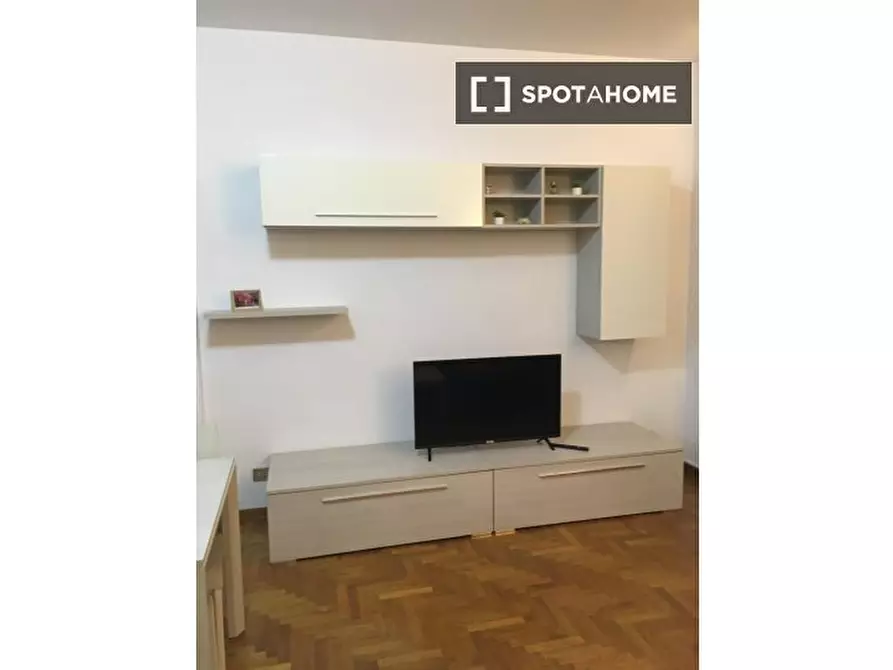 Immagine 3 di Ufficio in affitto  in Via Mario de Renzi a Roma