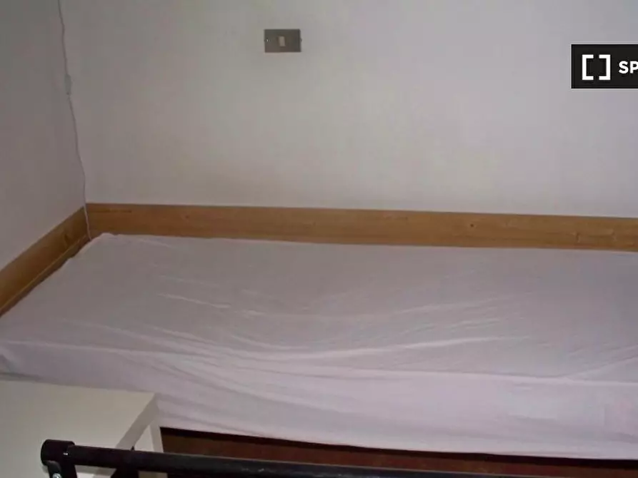 Immagine 2 di Camera condivisa in affitto  in Via di Santa Croce a Genova