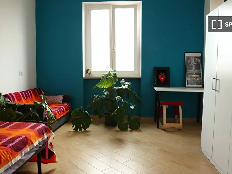 Immagine 3 di Camera condivisa in affitto  in Via Antonio Pignatelli a Roma