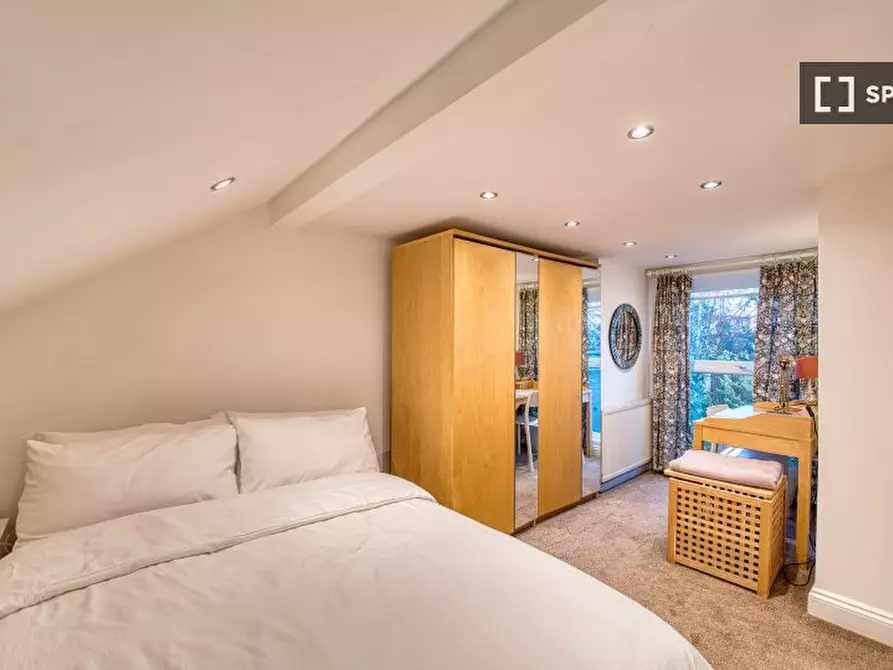 Immagine 10 di Appartamento in affitto  in Spruce Hills Rd a Walthamstow