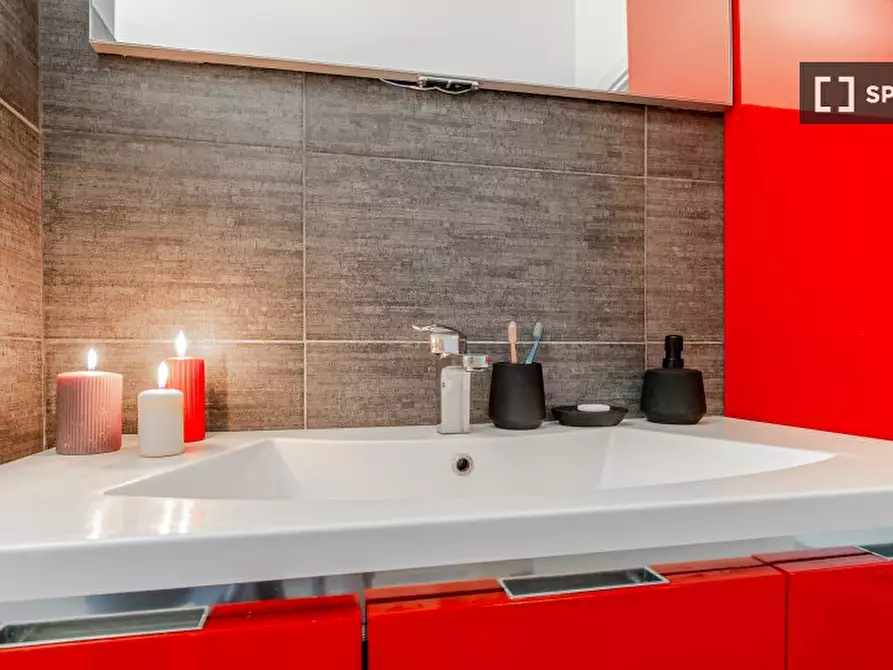 Immagine 10 di Appartamento in affitto  in Via Tortona, 20144 Milano MI, Italy a Milano