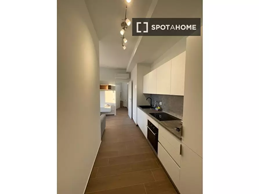 Immagine 2 di Appartamento in affitto  in Via Spezia a Milano