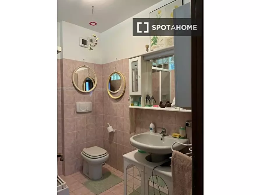 Immagine 5 di Camera condivisa in affitto  in Via Paolo Rosi a Roma