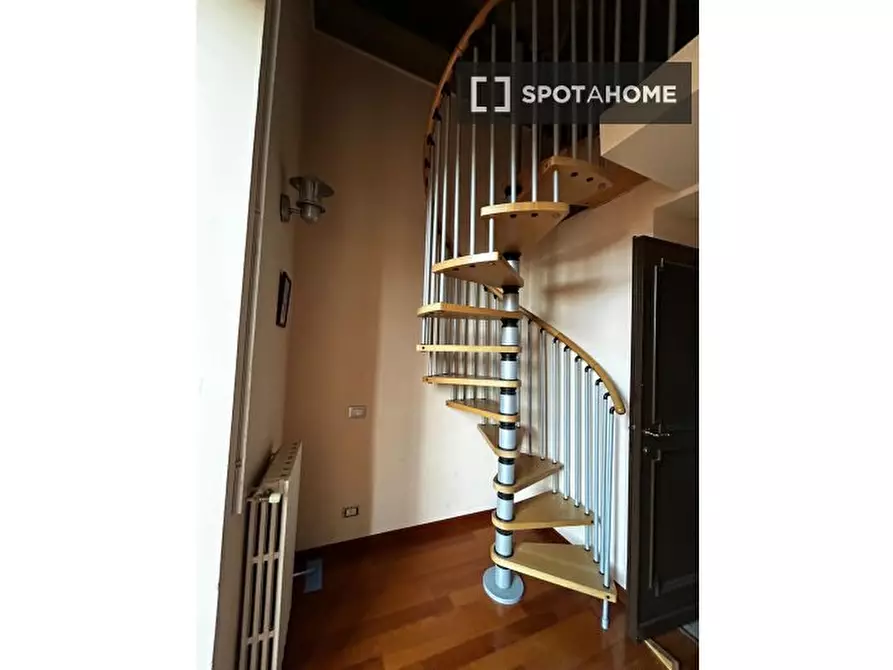 Immagine 4 di Camera condivisa in affitto  in Via Cavour a Roma