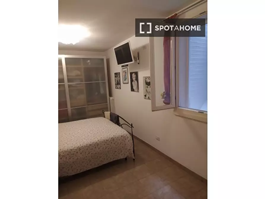Immagine 17 di Camera condivisa in affitto  in Via Calamosco a Bologna