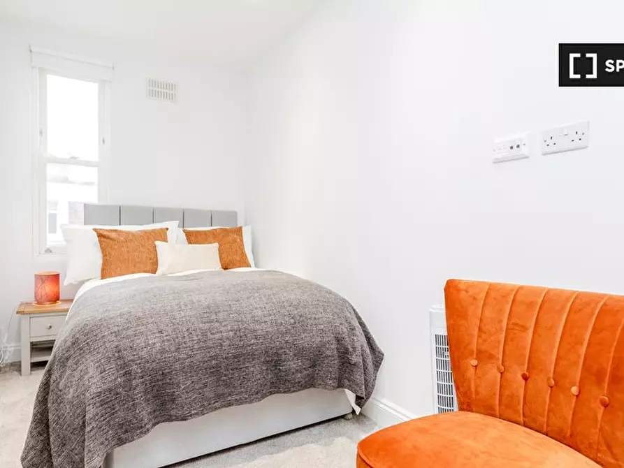 Immagine 3 di Appartamento in affitto  in Talbot Rd a Kensington