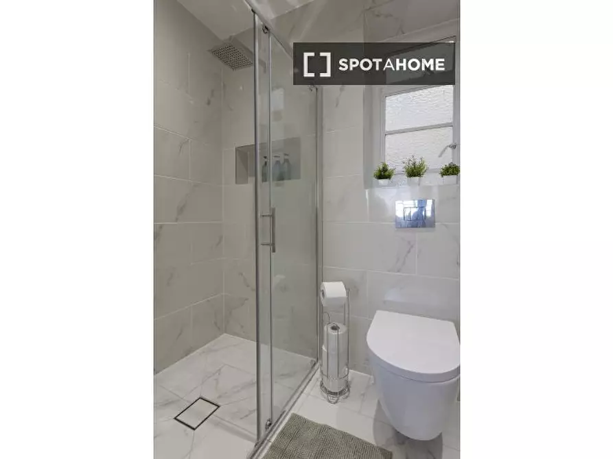 Immagine 11 di Appartamento in affitto  in Marlow Court a Camden Town