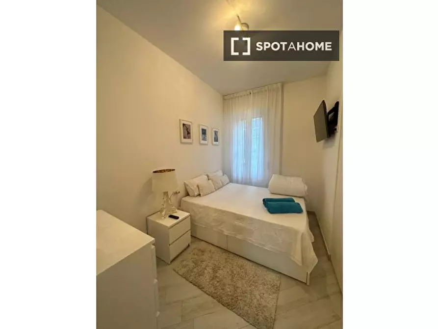 Immagine 1 di Camera condivisa in affitto  in Via Monreale a Milano