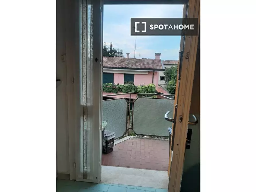 Immagine 13 di Camera condivisa in affitto  in Via Zara a Padova