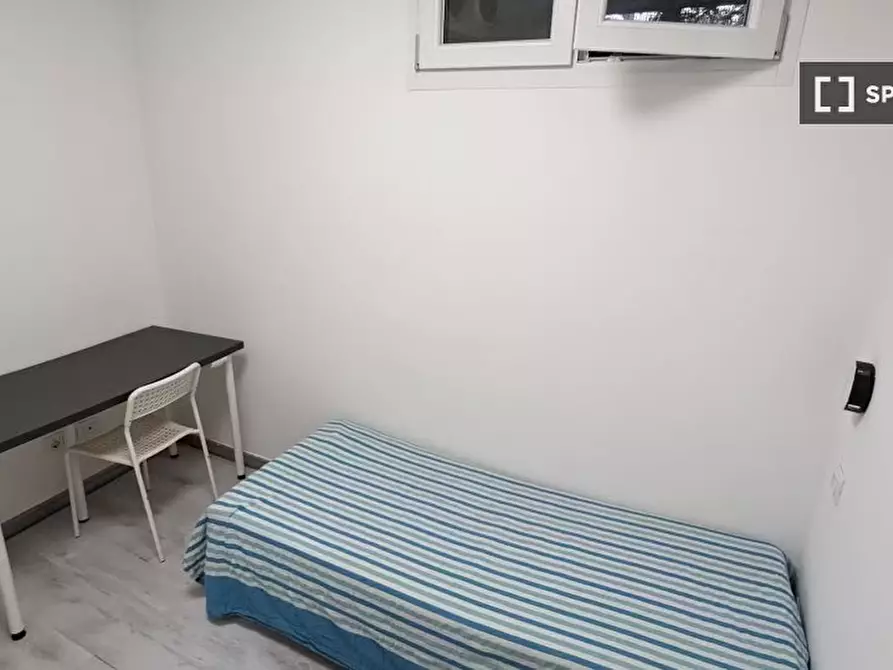 Immagine 2 di Camera condivisa in affitto  in Via Claudia a Milano