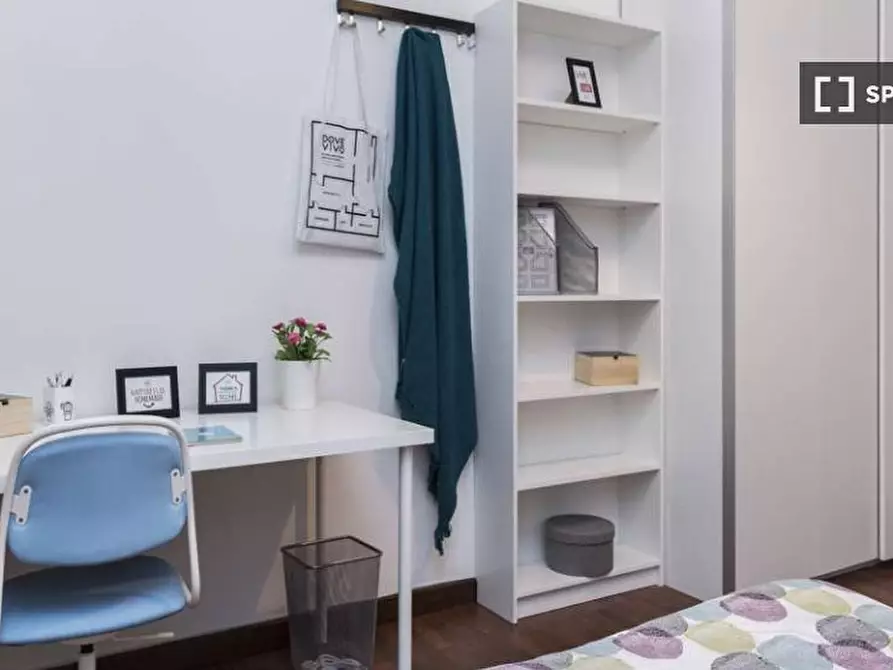 Immagine 3 di Camera condivisa in affitto  in Via Giulio Tarra a Milano