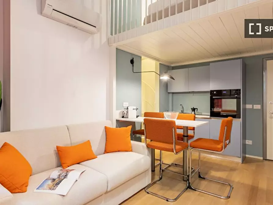 Immagine 10 di Ufficio in affitto  in Via Borromei a Milano