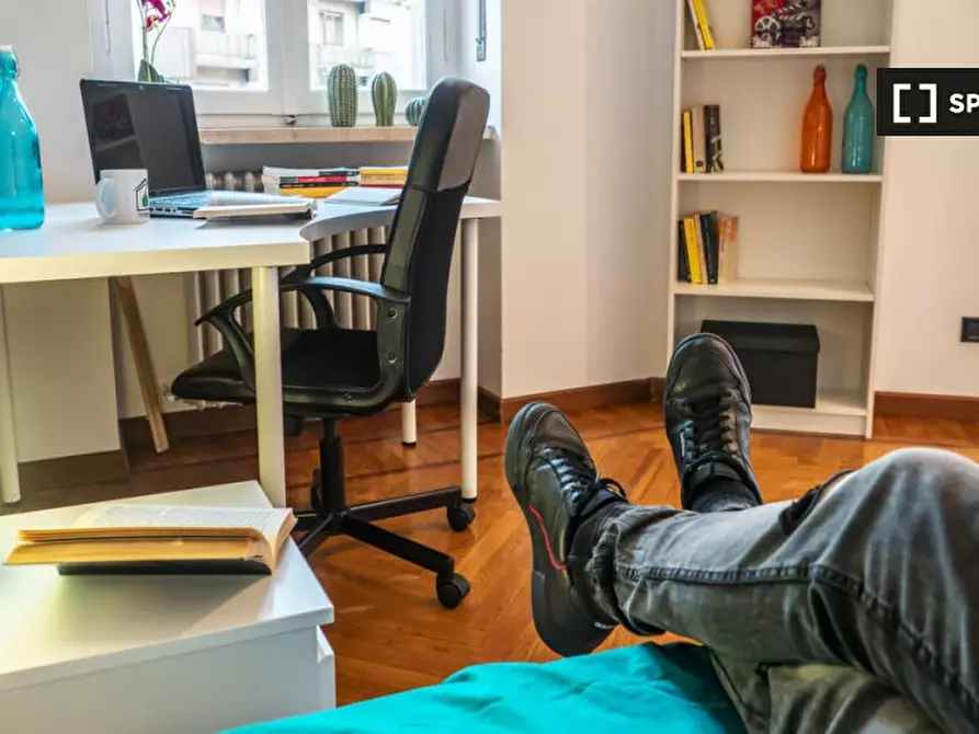 Immagine 2 di Camera condivisa in affitto  in Via Frinco a Torino