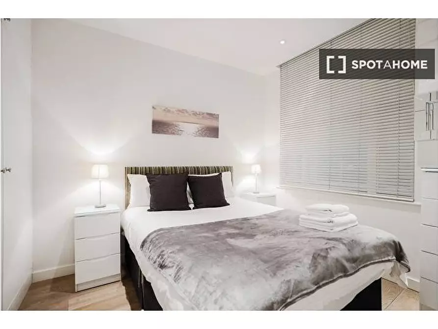Immagine 3 di Appartamento in affitto  in Chandos Pl a 