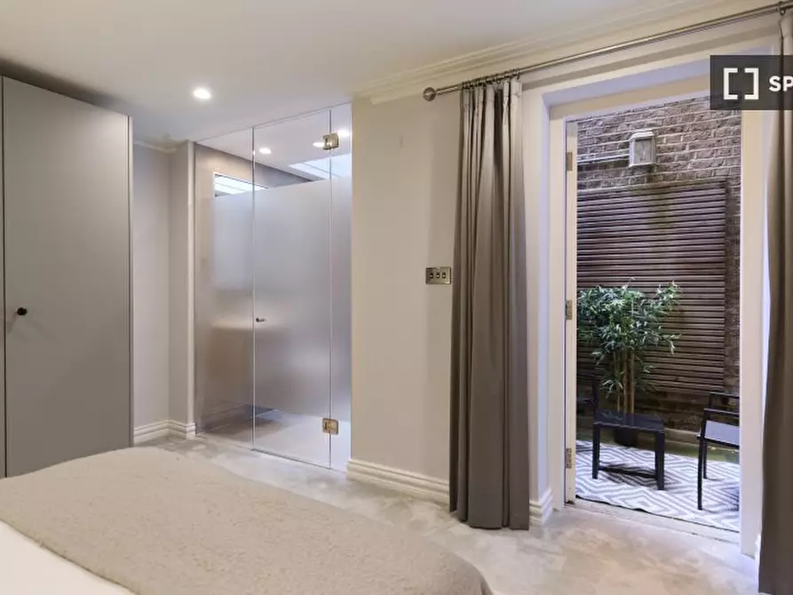 Immagine 5 di Appartamento in affitto  in Kensington Gardens Square a Paddington