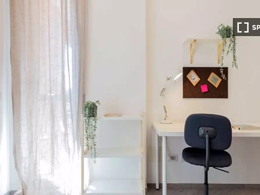 Immagine 6 di Camera condivisa in affitto  in Via Francesco Buonamici a Roma