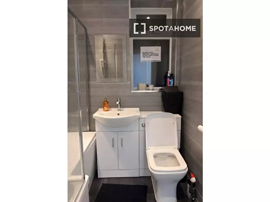 Immagine 4 di Appartamento in affitto  in Cloister St a 