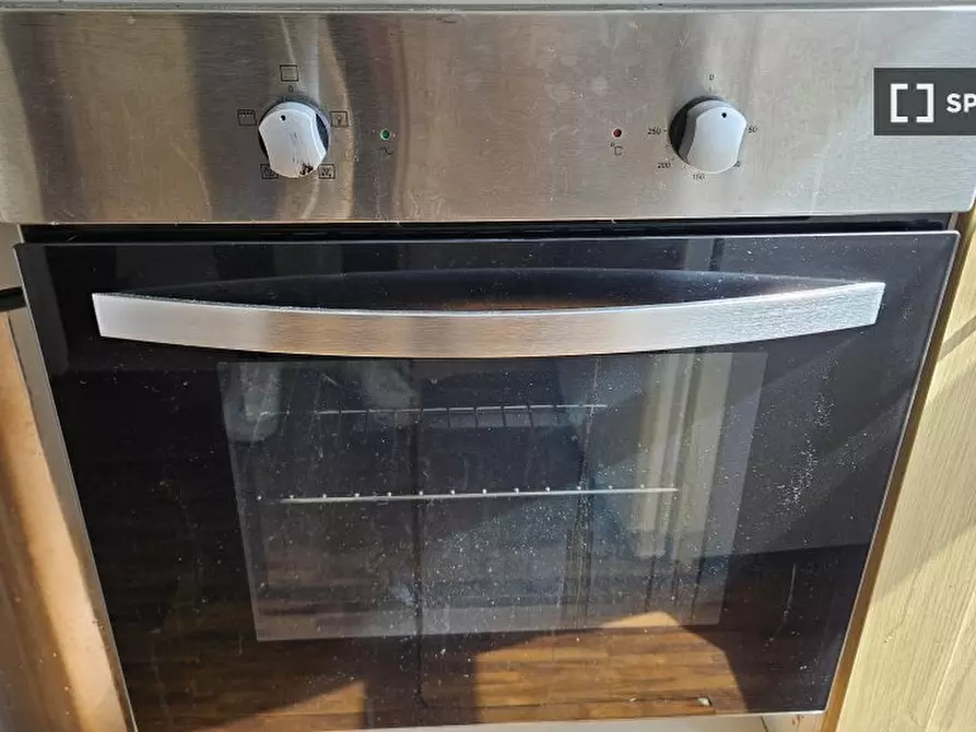 Immagine 8 di Appartamento in affitto  in B (2nd floor flat) Lower Addiscombe Rd a Croydon