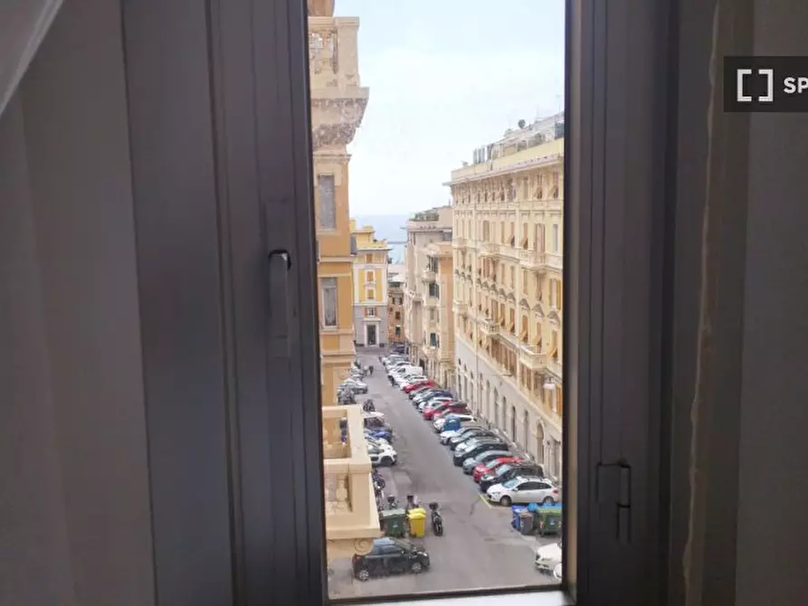 Immagine 11 di Camera condivisa in affitto  in Via Francesco Sivori a Genova