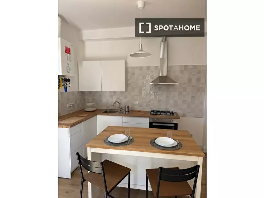 Immagine 13 di Camera condivisa in affitto  in Via Vincenzo Tomassini a Roma